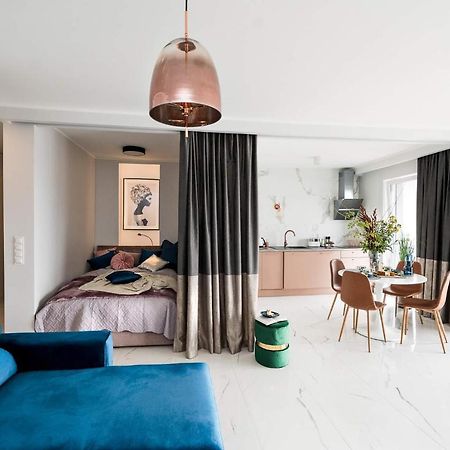 Apartament Marcelin Gold Wes Quality Suite พอซนาน ภายนอก รูปภาพ