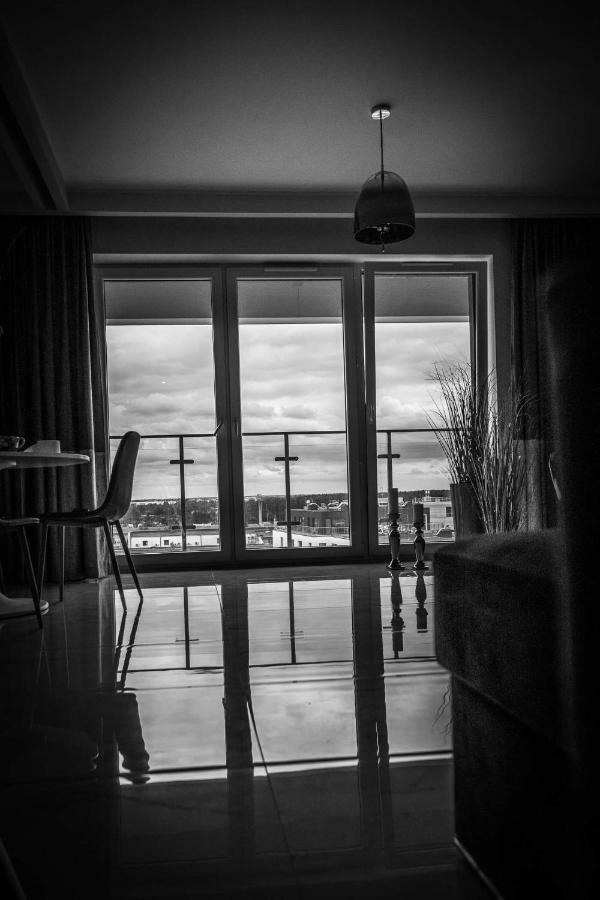 Apartament Marcelin Gold Wes Quality Suite พอซนาน ภายนอก รูปภาพ