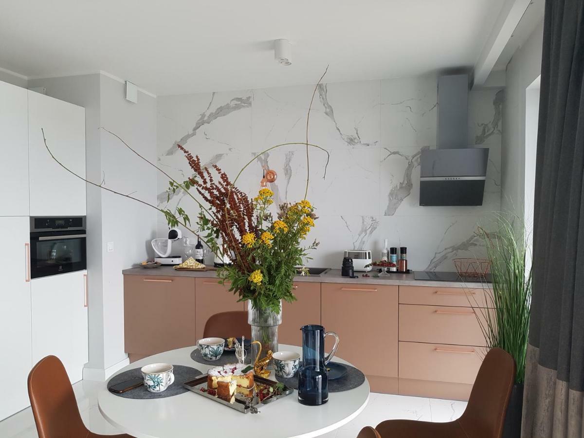 Apartament Marcelin Gold Wes Quality Suite พอซนาน ภายนอก รูปภาพ