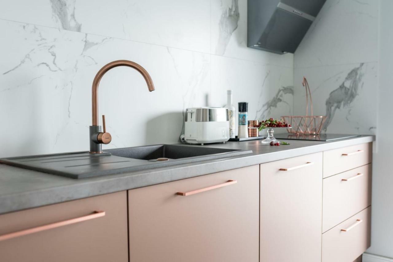 Apartament Marcelin Gold Wes Quality Suite พอซนาน ภายนอก รูปภาพ